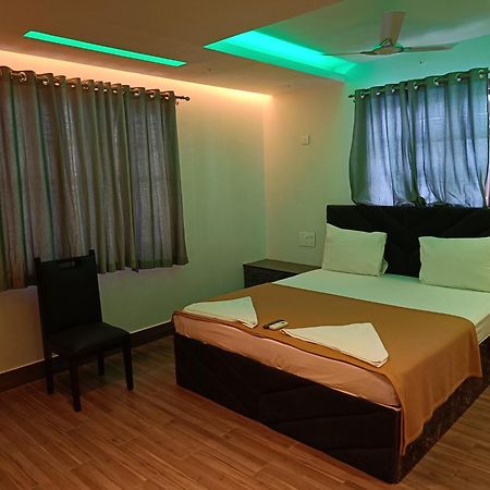 Umino Beach Resort Madras Buitenkant foto