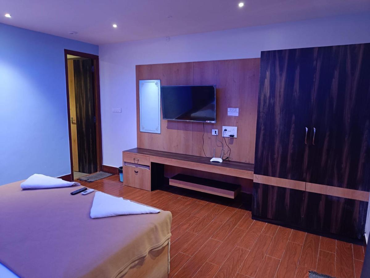 Umino Beach Resort Madras Buitenkant foto