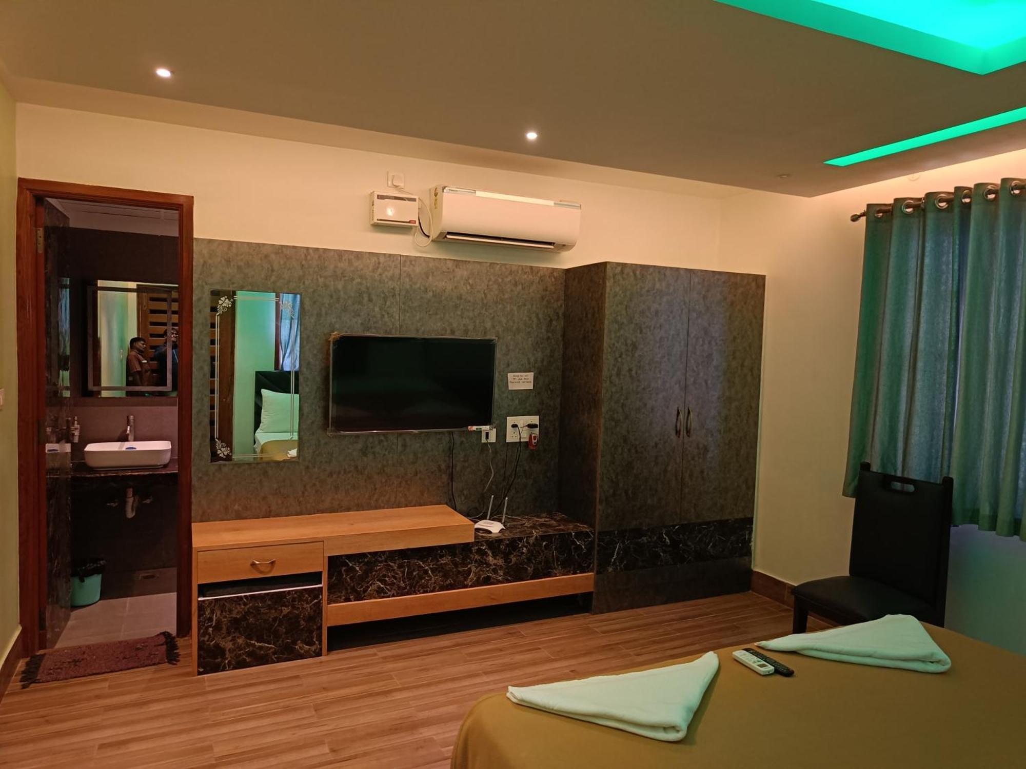 Umino Beach Resort Madras Buitenkant foto