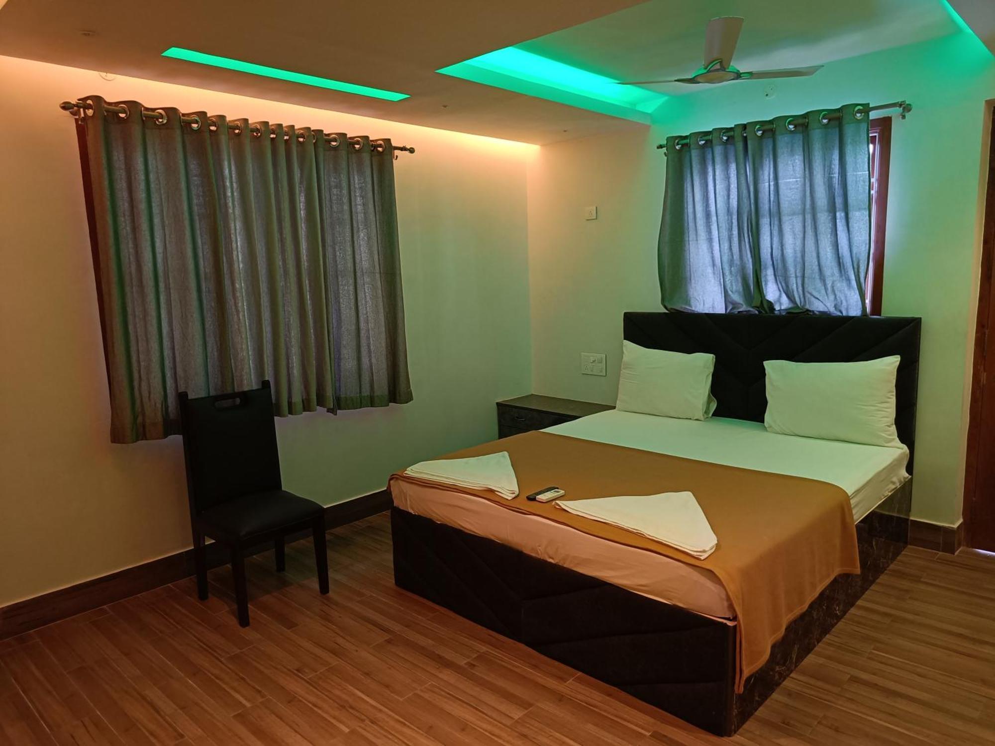 Umino Beach Resort Madras Buitenkant foto