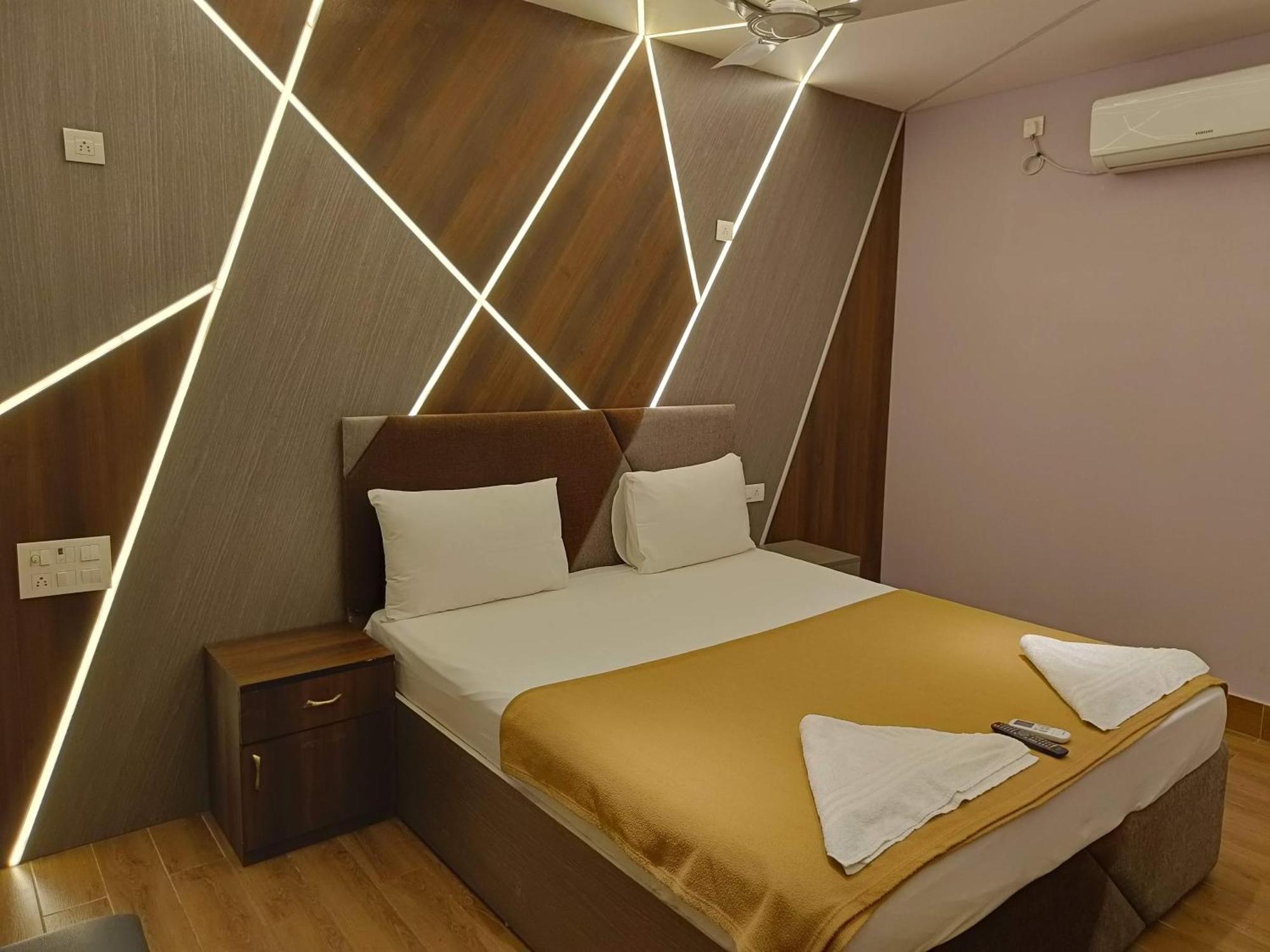 Umino Beach Resort Madras Buitenkant foto