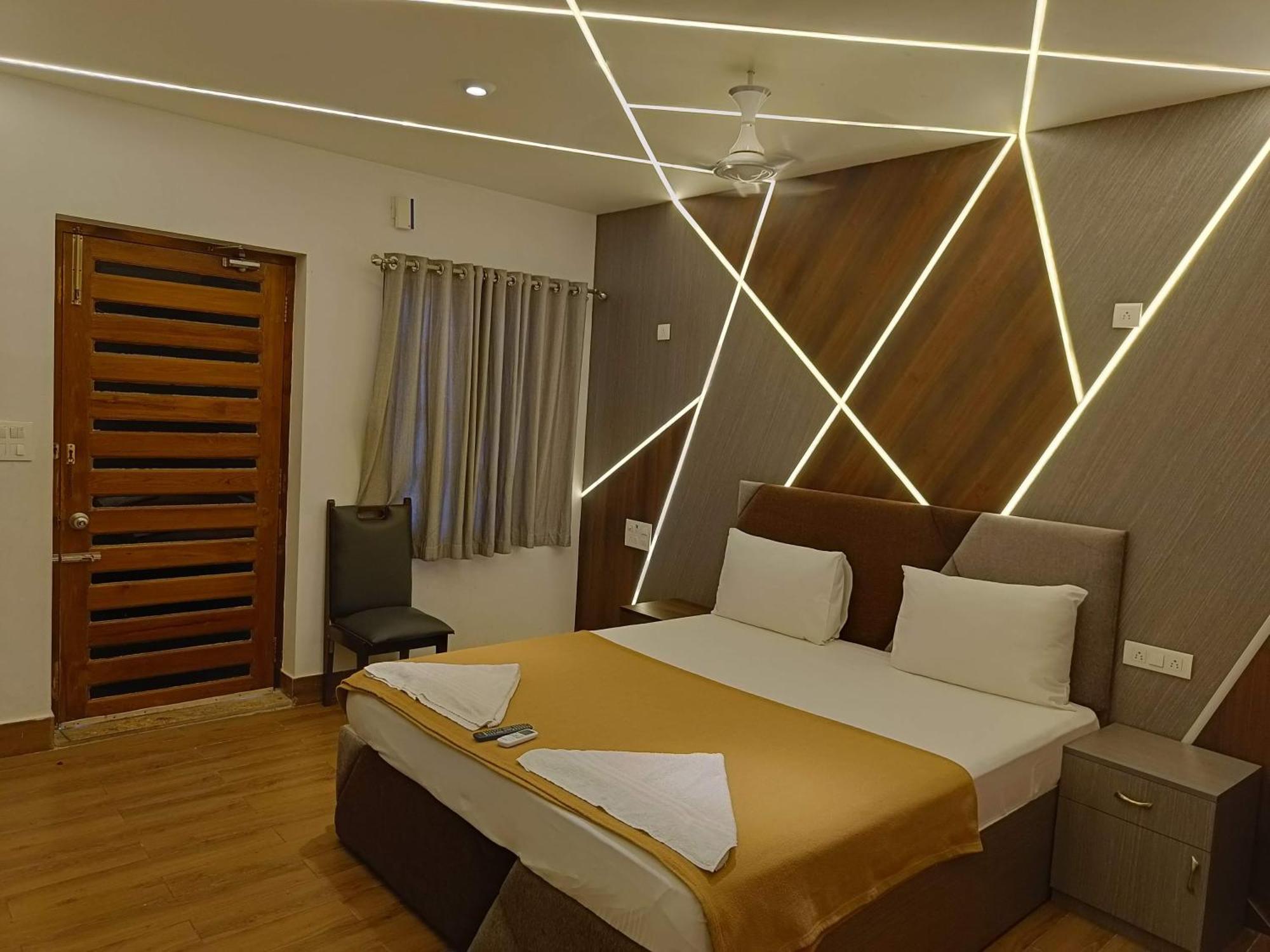 Umino Beach Resort Madras Buitenkant foto