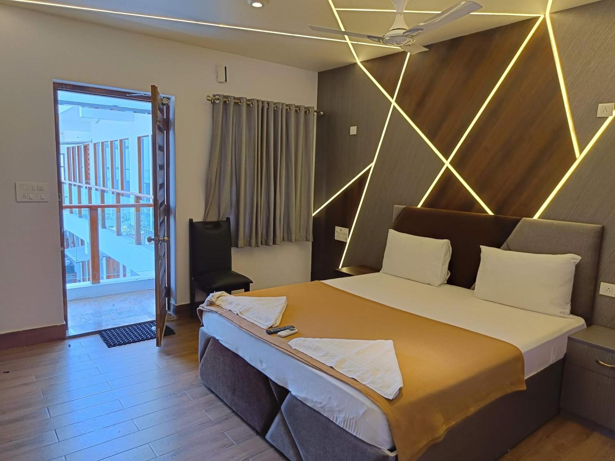 Umino Beach Resort Madras Buitenkant foto