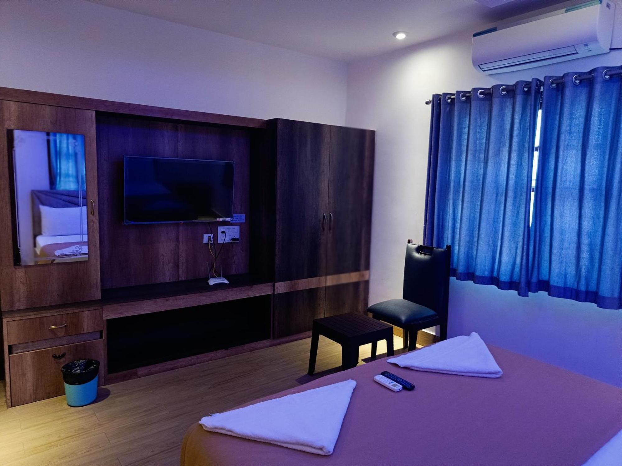 Umino Beach Resort Madras Buitenkant foto